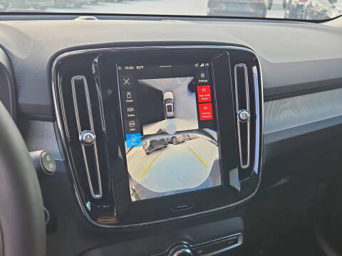 2026 Volvo XC40 B5 Plus