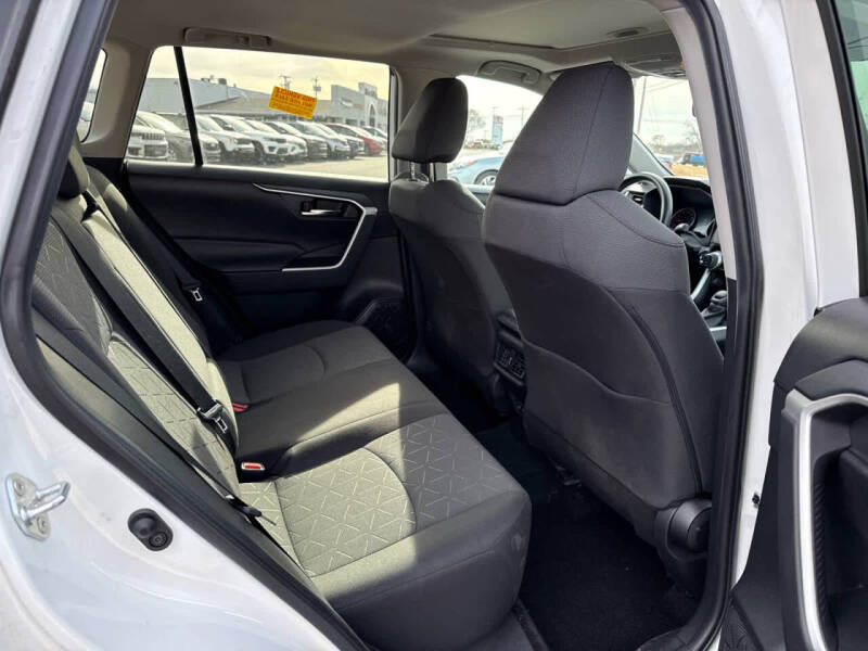 2020 Toyota RAV4 XLE