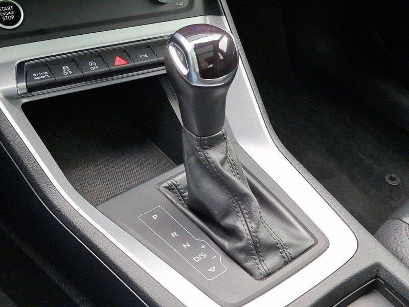 2022 Audi Q3 quattro S line Premium 45 TFSI