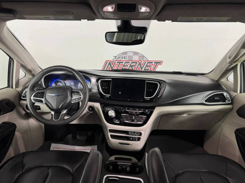 2022 Chrysler Pacifica Touring L