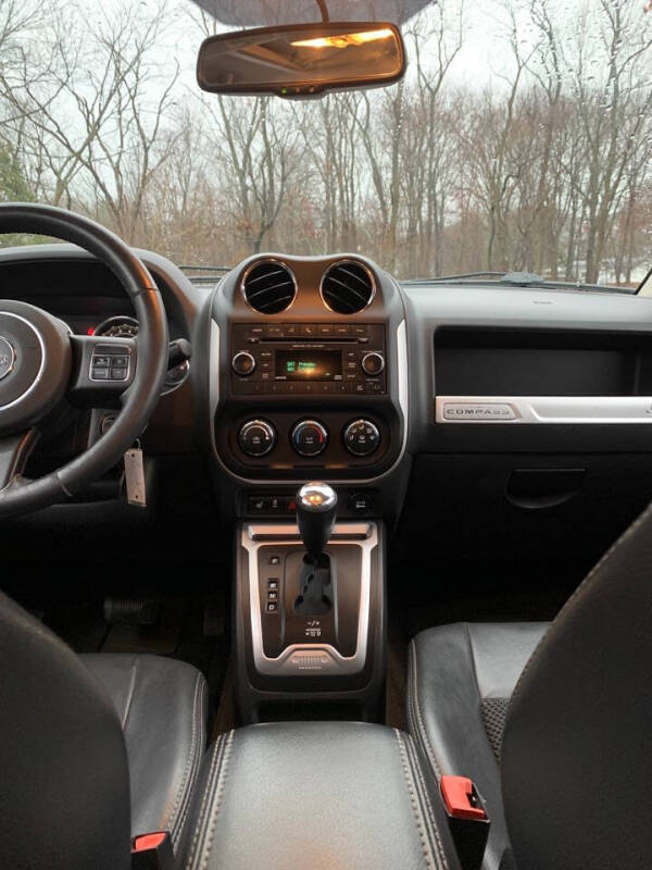 2014 Jeep Compass Latitude photo 14