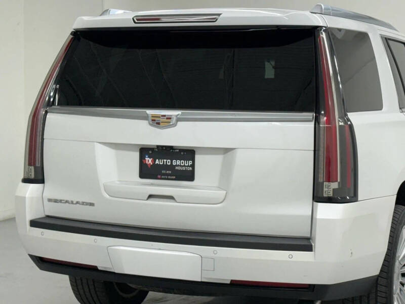 2019 Cadillac Escalade Platinum