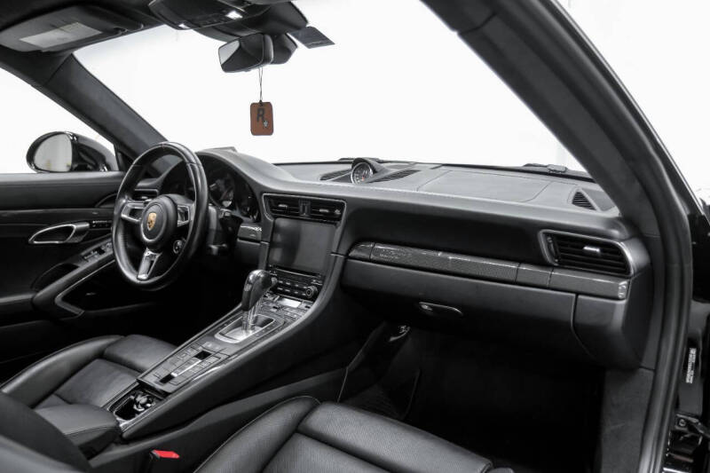 2017 Porsche 911 Carrera S