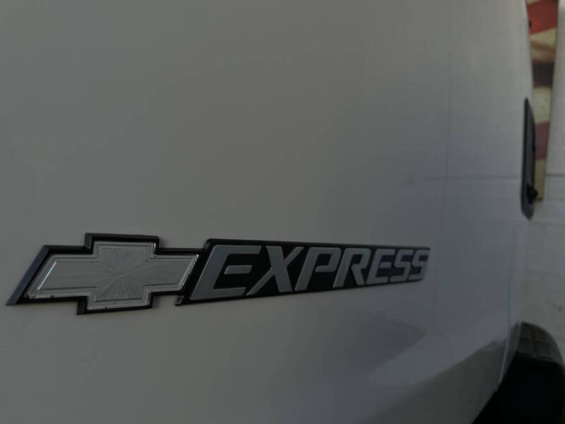 2017 Chevrolet Express LS 2500