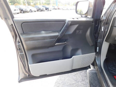 2004 Nissan Armada SE