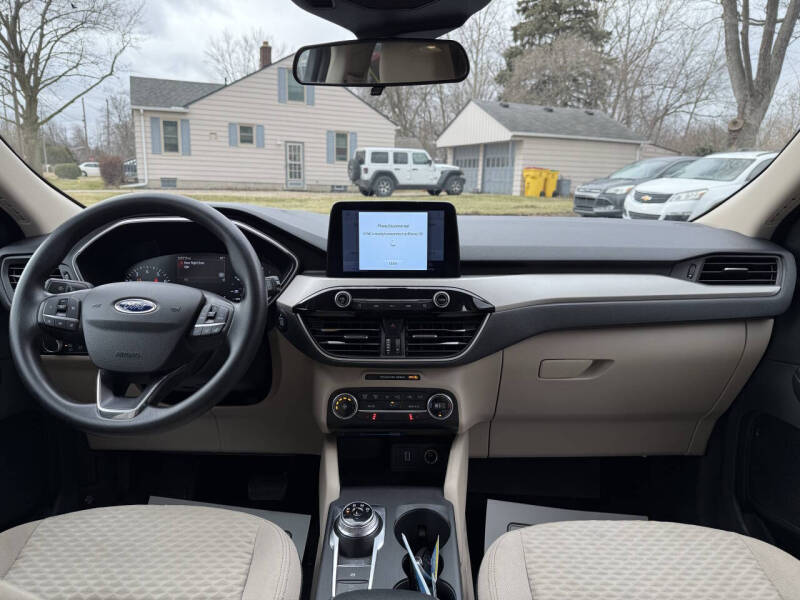 2020 Ford Escape SE