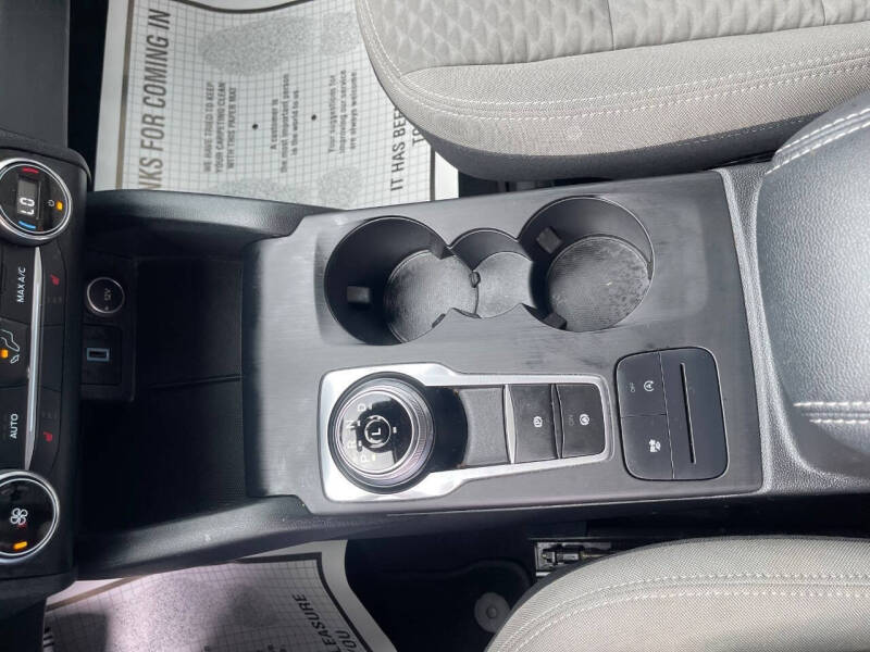 2020 Ford Escape SE