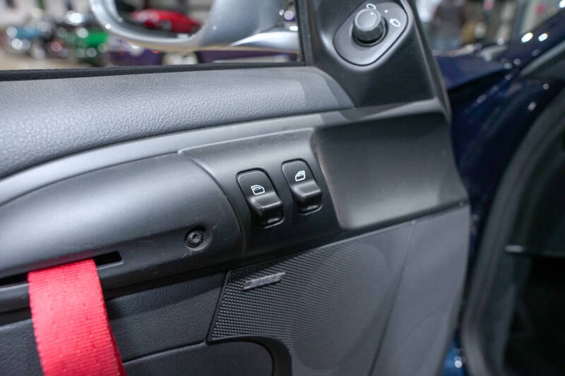 2012 Porsche Cayman R