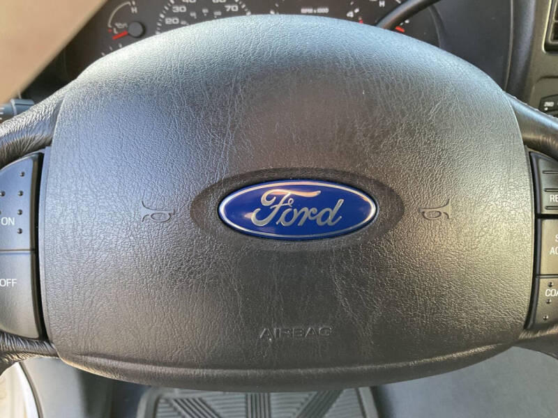 2005 Ford Excursion XLT