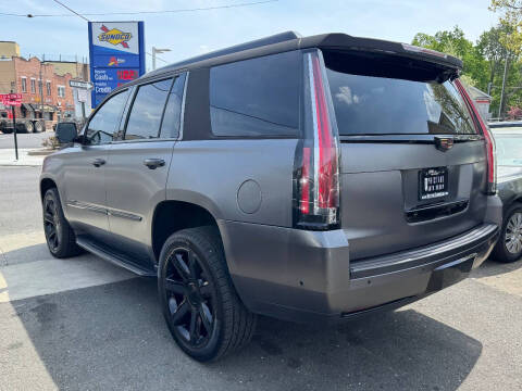 2017 Cadillac Escalade Luxury