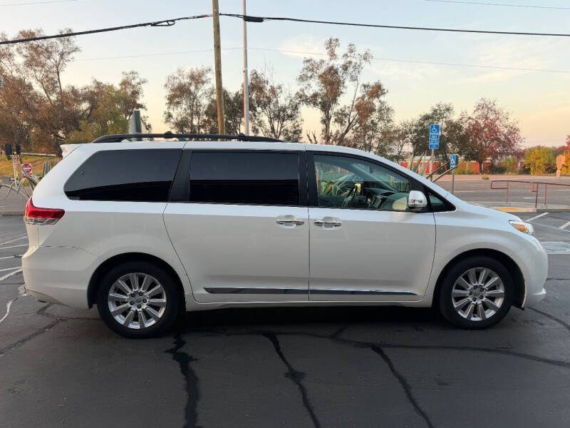 2013 Toyota Sienna Limited 7-Passenger