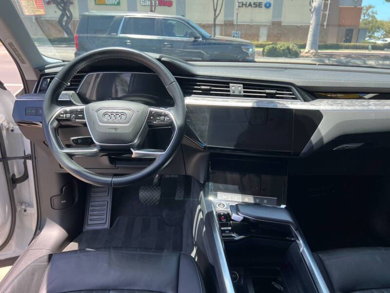 2021 Audi e-tron quattro Premium
