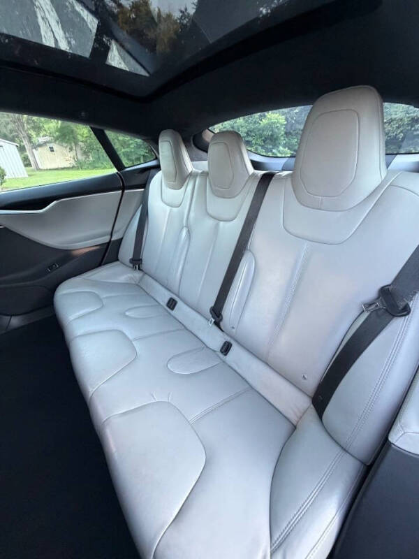 2015 Tesla Model S 85D