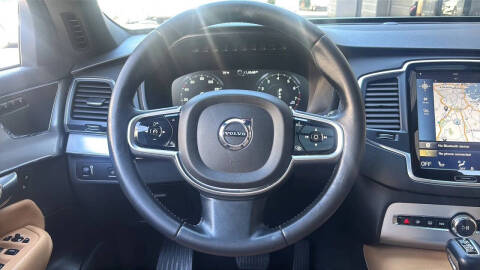 2017 Volvo XC90 T6 Momentum