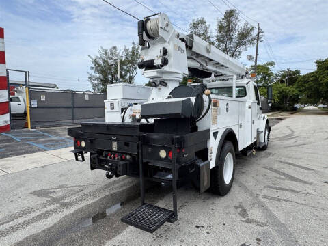 2015 Freightliner M2 106