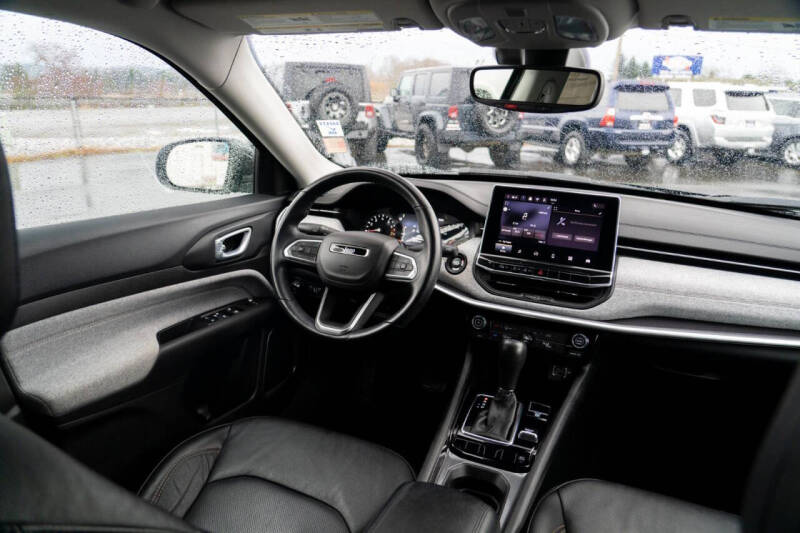 2022 Jeep Compass Latitude Lux