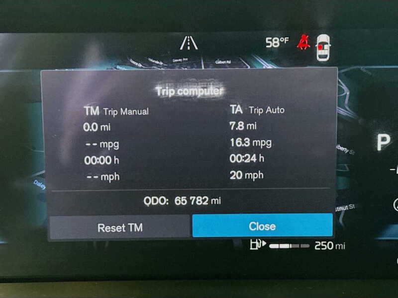 2023 Volvo XC60 B5 Plus Dark Theme