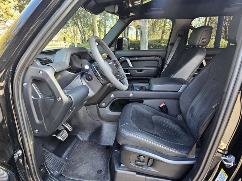 2024 Land Rover Defender 110 V8 P525