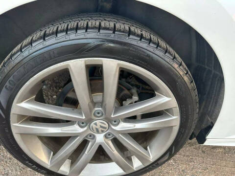 2017 Volkswagen Passat 1.8T R-Line