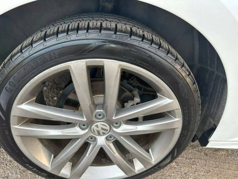 2017 Volkswagen Passat 1.8T R-Line