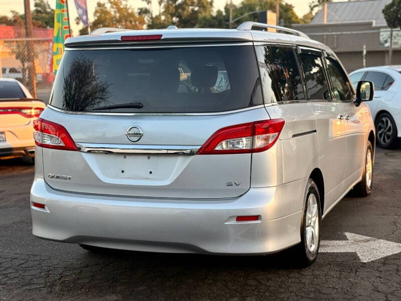 2017 Nissan Quest SV