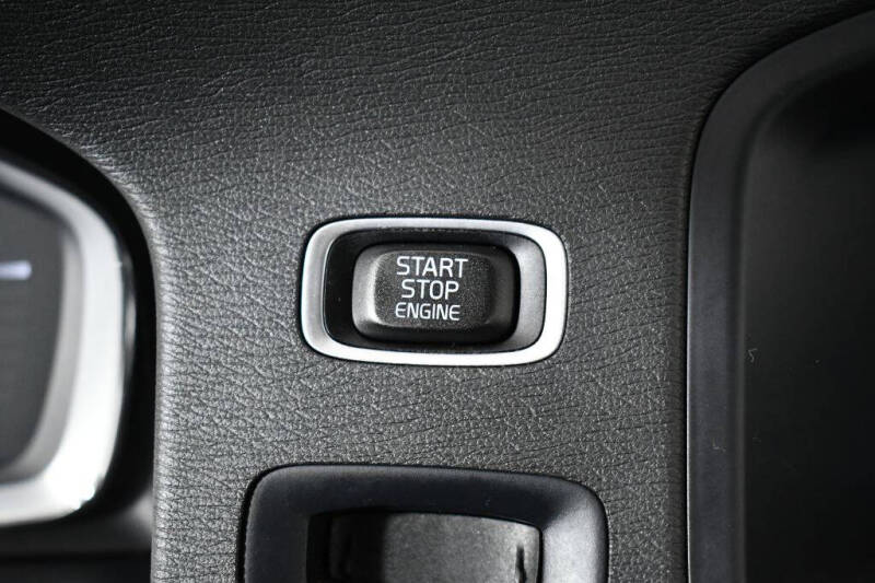 2015 Volvo V60 Cross Country T5