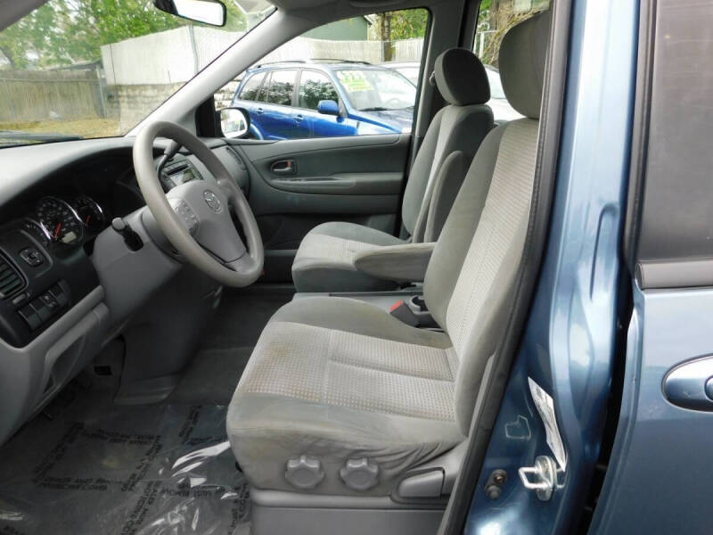 2004 Mazda MPV LX