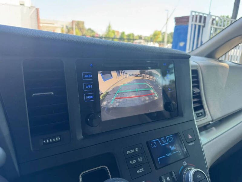 2017 Toyota Sienna