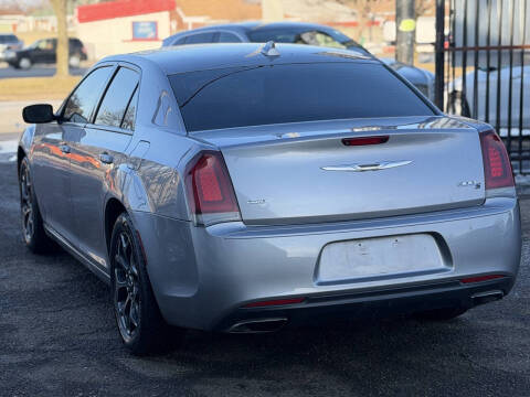 2018 Chrysler 300 S