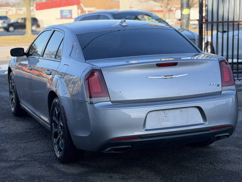 2018 Chrysler 300 S
