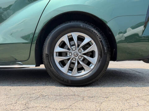2021 Toyota Sienna LE 8-Passenger