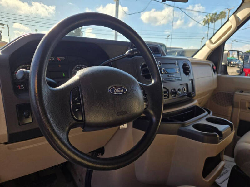 2012 Ford E-Series E-350 SD XLT