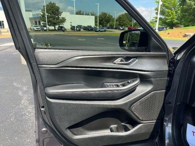 2023 Jeep Grand Cherokee L 34