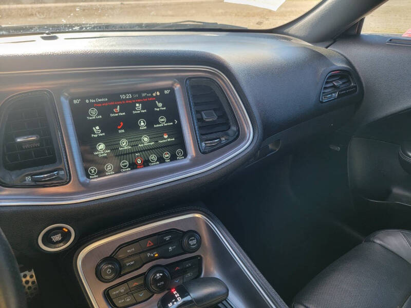 2017 Dodge Challenger SXT Plus