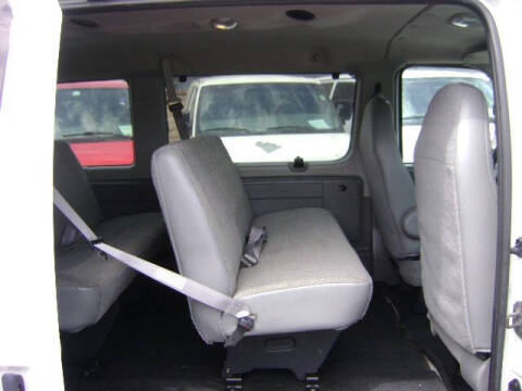 2004 Ford E-Series E-150 XL