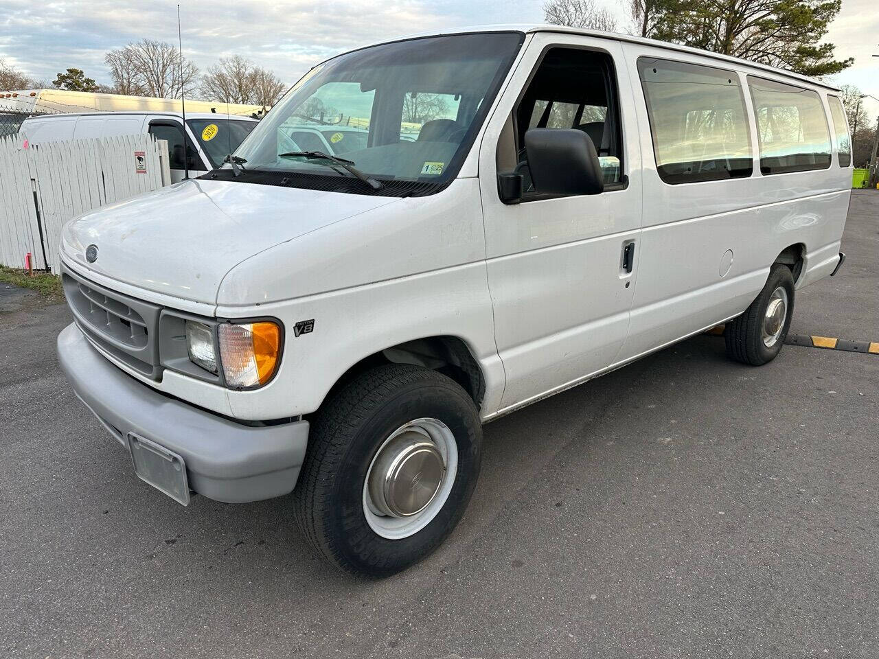 2000 ford e 350 hot sale super duty extended passenger van