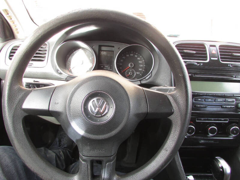 2011 Volkswagen Jetta SportWagen S photo 26