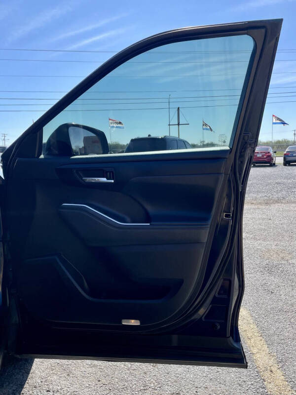 2022 Toyota Highlander XSE