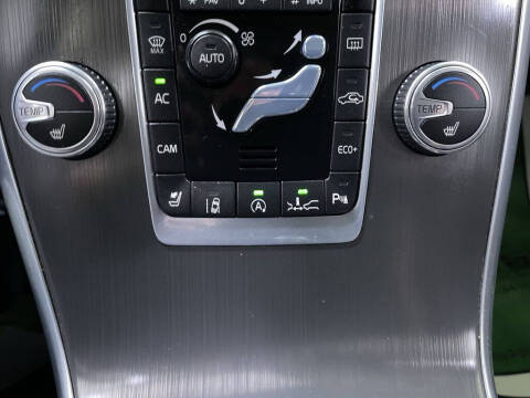 2016 Volvo XC60 T5 Drive-E Platinum