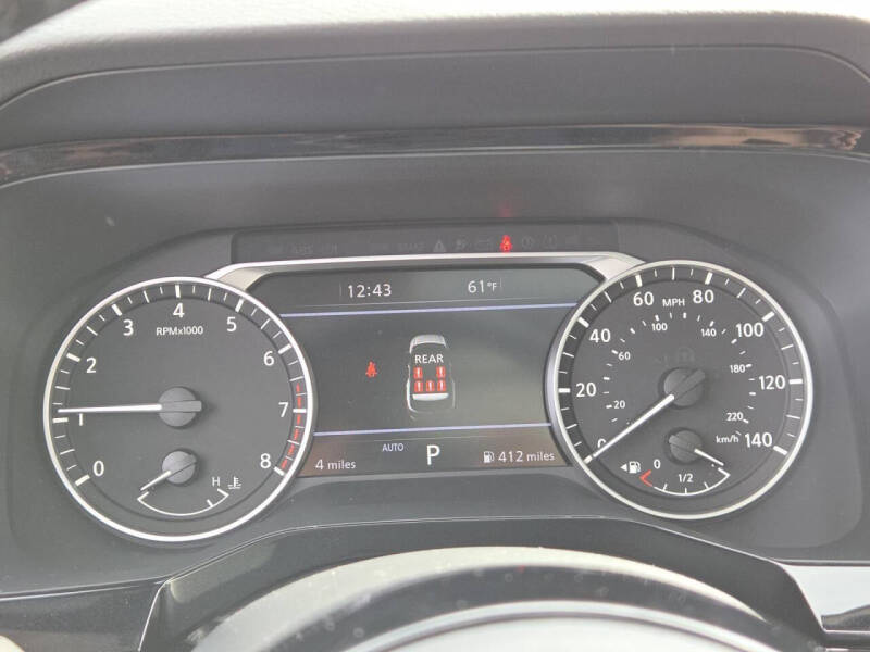 2025 Nissan Pathfinder SL