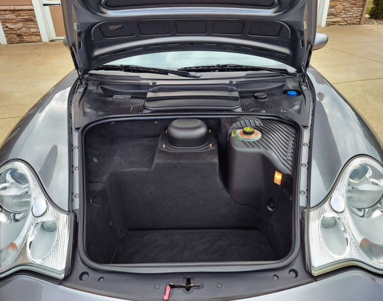 2004 Porsche 911 Carrera 4S