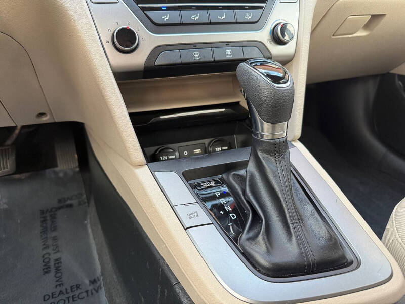 2018 Hyundai Elantra