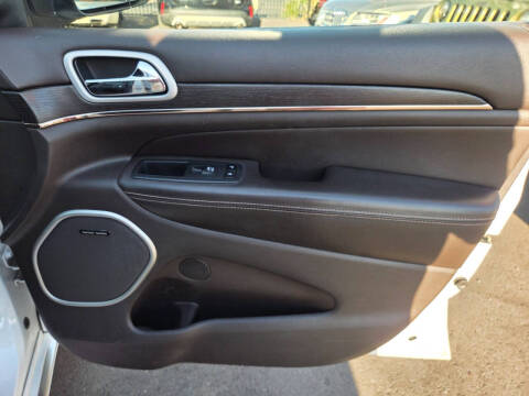 2018 Jeep Grand Cherokee Summit