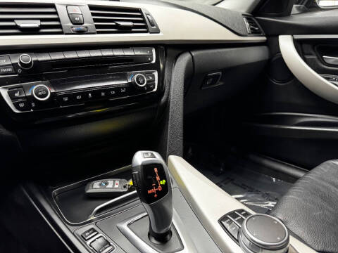 2018 BMW 3 Series 320i xDrive