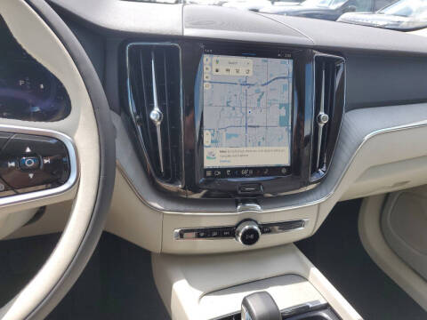 2025 Volvo XC60 B5 Plus Dark Theme