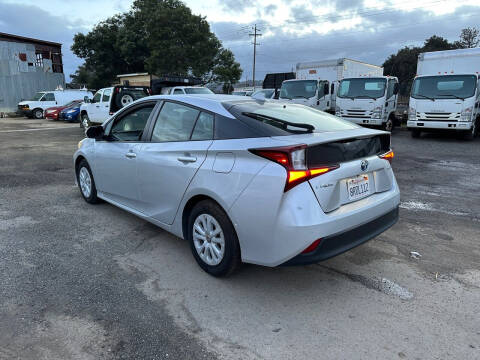 2019 Toyota Prius LE