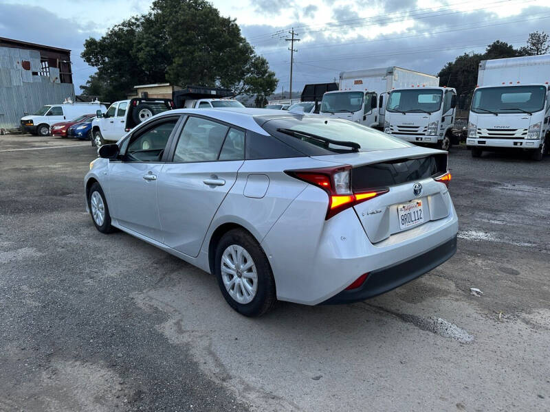 2019 Toyota Prius LE
