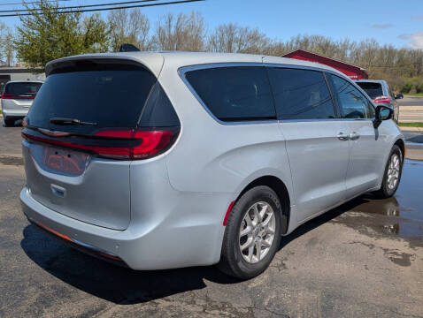2024 Chrysler Pacifica Touring L