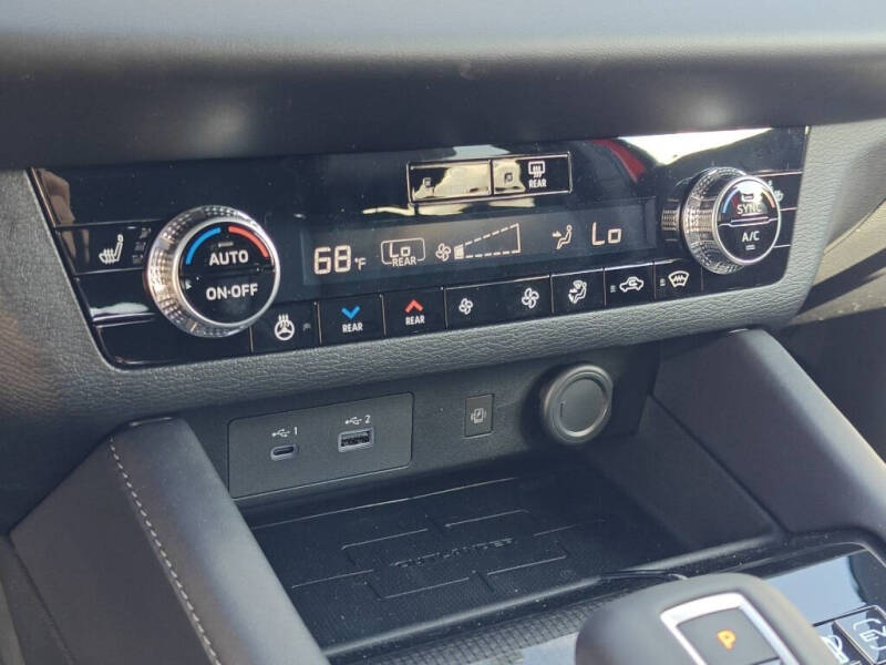 2025 Mitsubishi Outlander PHEV SEL Black Edition