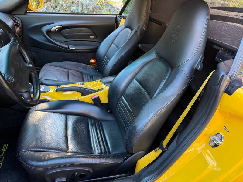 2001 Porsche 911 Carrera